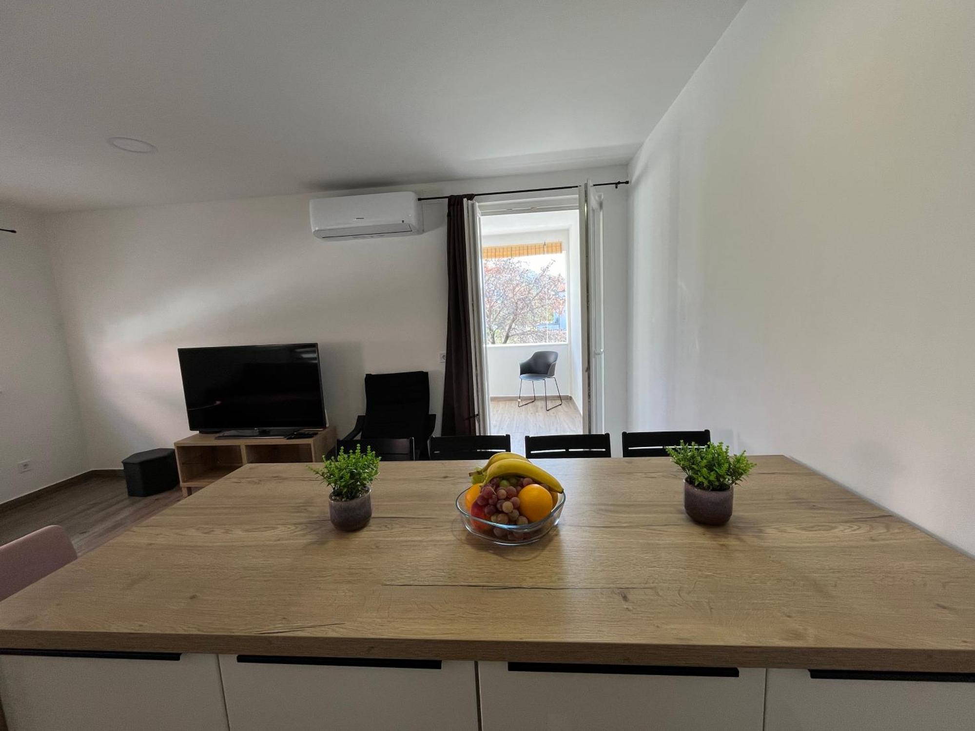 Apartmani Mlinar - Two Bedroom Apartment With Seaview Grebastica Exterior photo